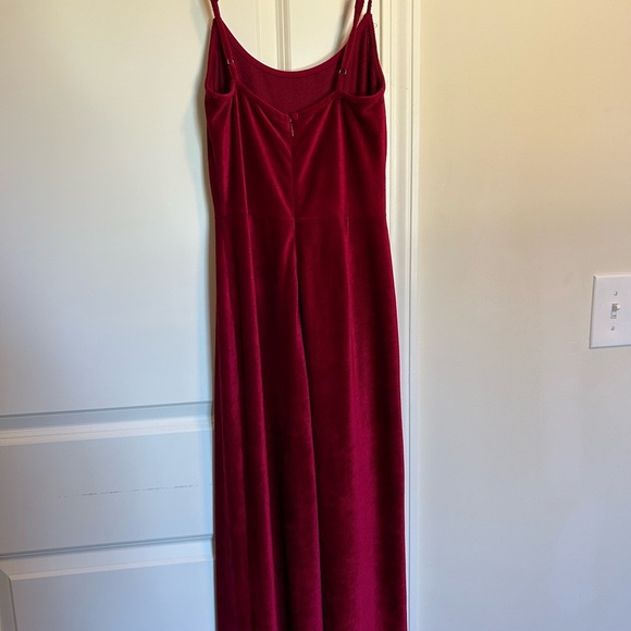 Red velvet tank top romper/jumpsuit - Picture 3 of 4